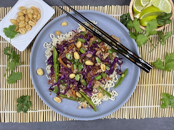 Hakket kylling og spidskål i hoisinsauce